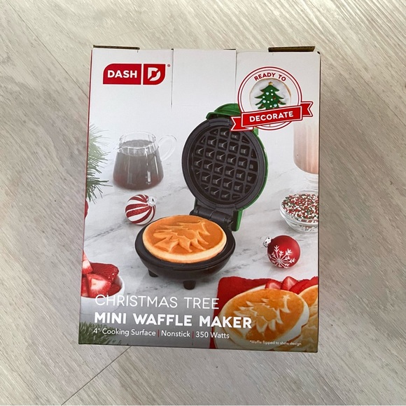 DASH Christmas Tree Mini Waffle Maker - Picture 2 of 4